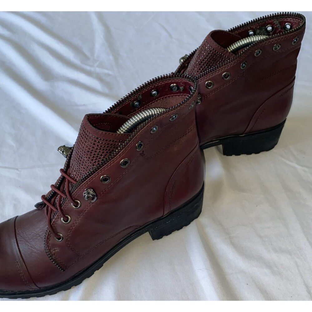 Gianni Bini Spiced Wine Leather Fire Worx Skull Crystal Ankle Boots 8M - Picture 4 of 7
